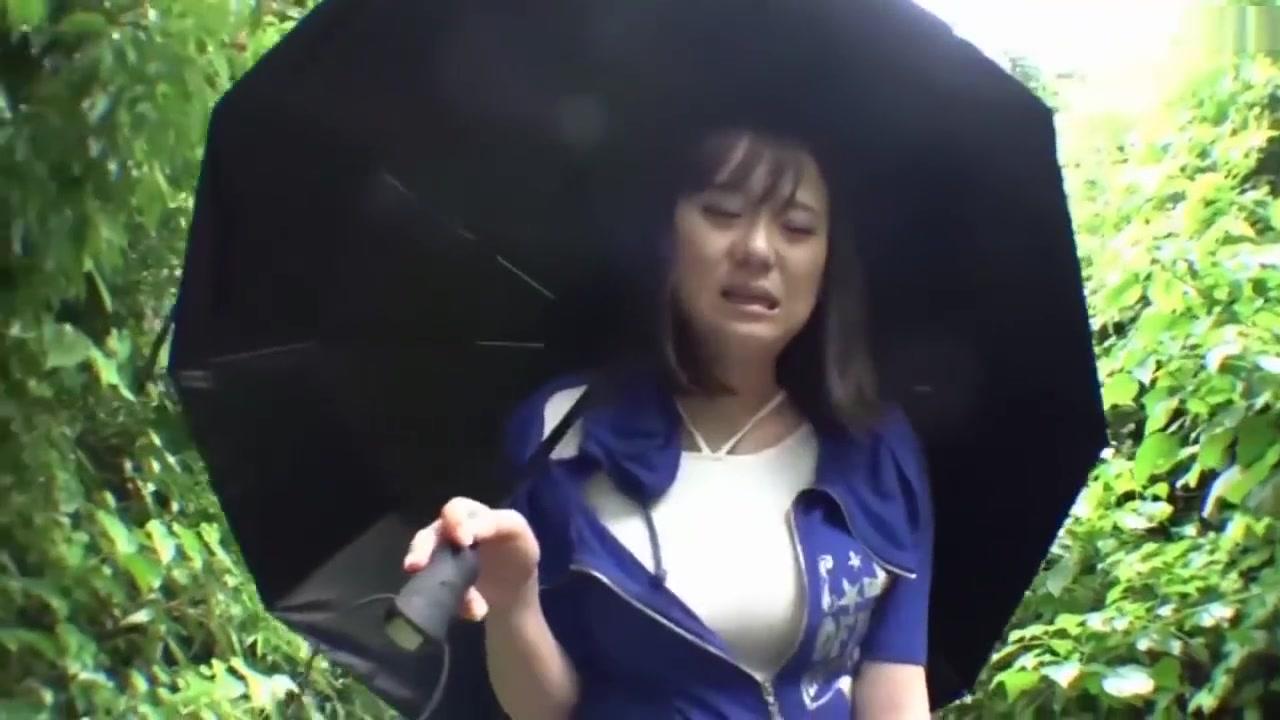 japanese girl masturbated in the rain - 2