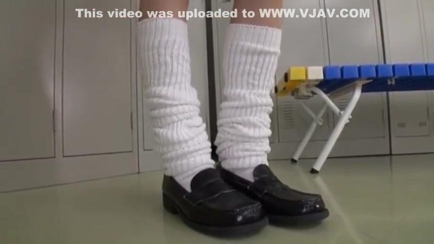 Japanese High school wearing loose sock giving Footjob 03 - 2
