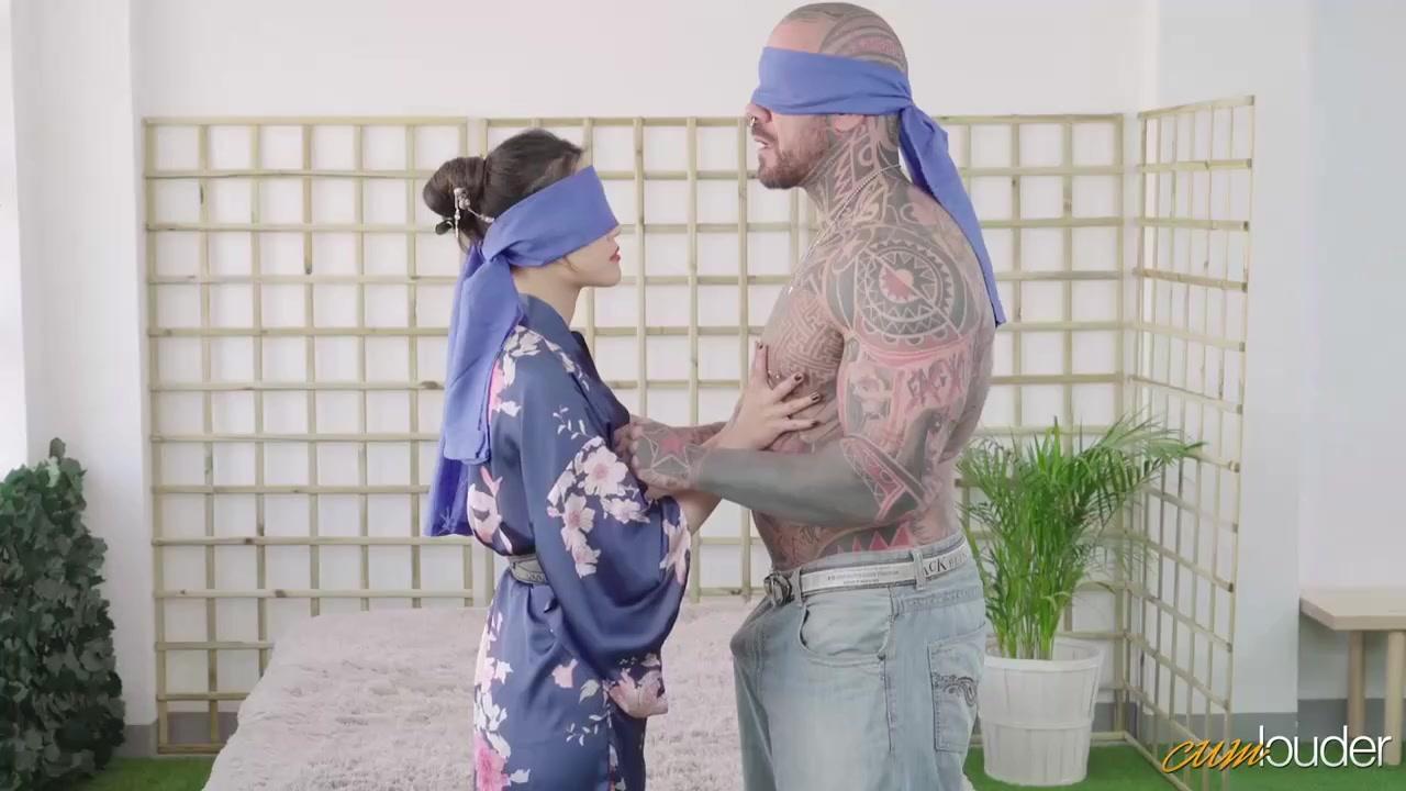 Sem Camisinha A muscular, tattooed man is fucking a gorgeous Japanese brunette, Katana and cumming all over her Amature Porn