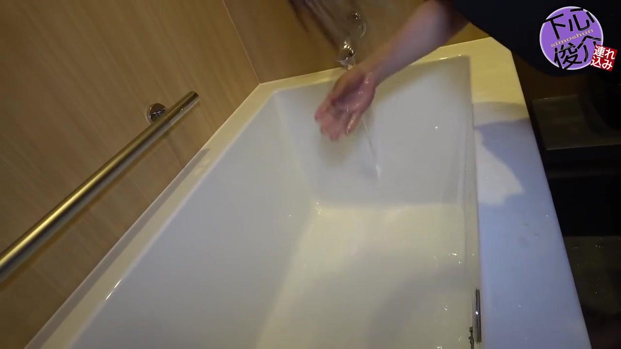 Adhesion Rich Play In A Lotion Bath With A Super Class Beauty 20 Years Old Put Up With The Fucking Blowjob Handjob And Get Cum Shot - 1