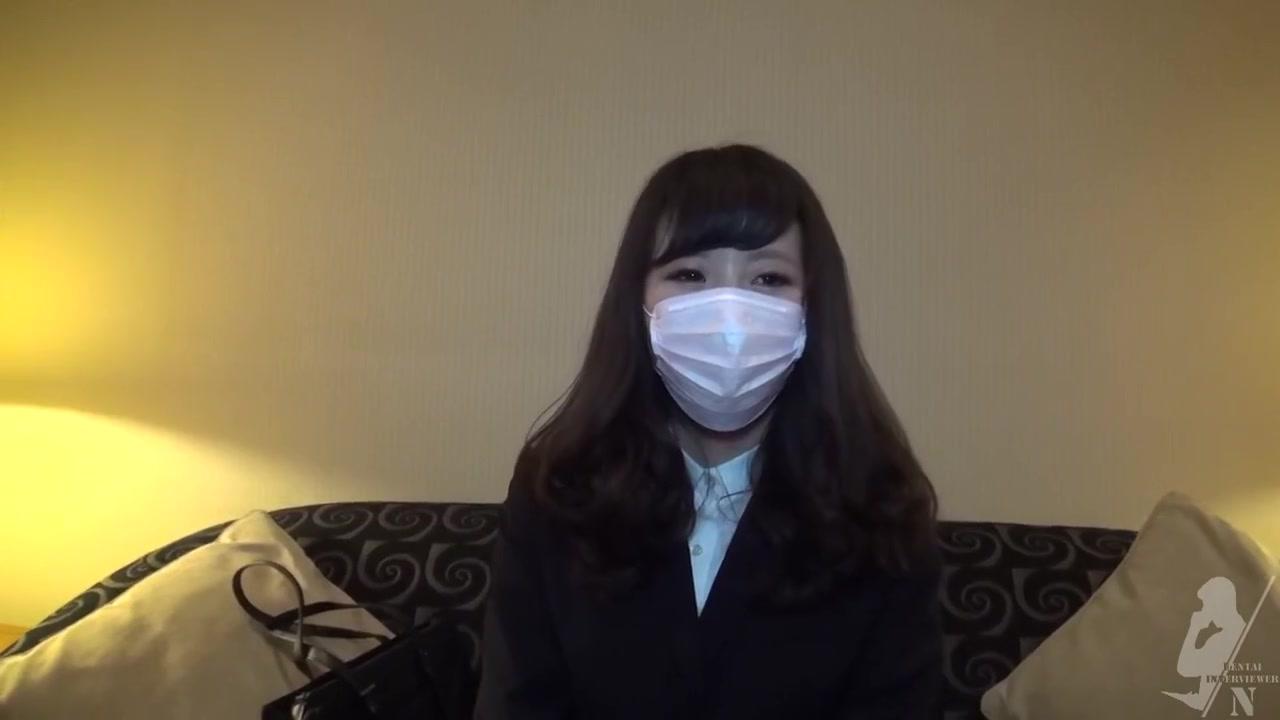 Pornuj Aroused Japanese brunette took off her face mask before she got her wet pussy fingered Cavala