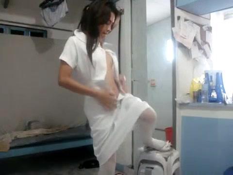 Que Pinay Student Plays on Webcam 4 Blows - 2