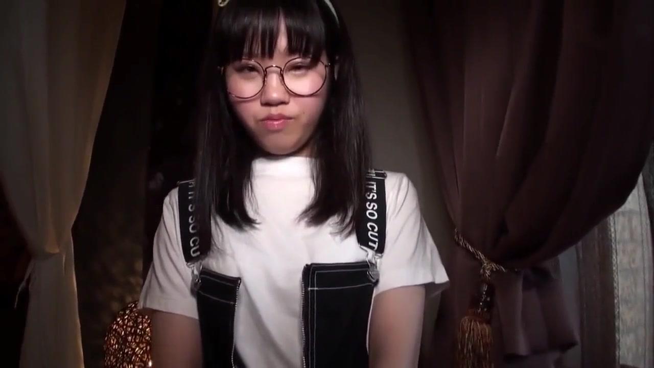 Nerd Asian Girl In Glasses First Porn Video - 1