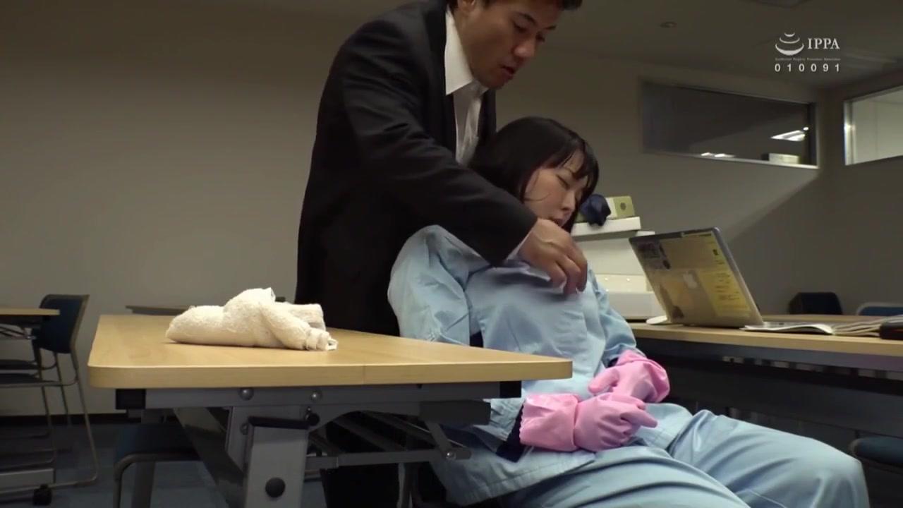 Cheating Cleaner Working In The Office - Asian Porn RedTube