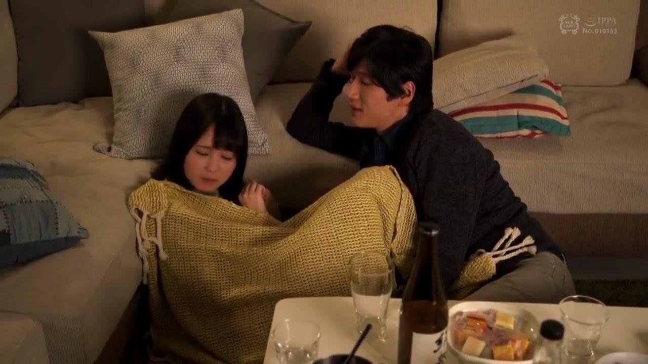Shy Japanese Teen Makes Out With Boyfriend - 2