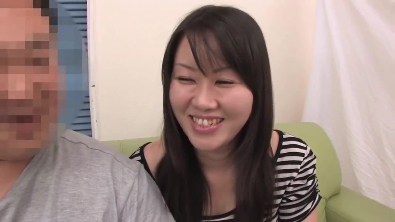 Japanese Pussy Licking Competition. 2 Guys Satisfy 4 Girls - Sofa Sex - 2