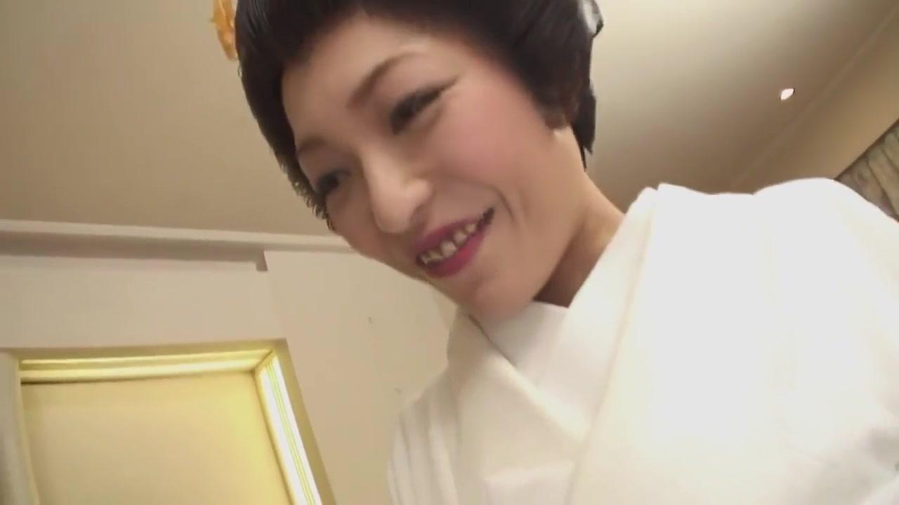 Japanese Geisha Dressed In Traditional Clothes Gives Blowjob - 1