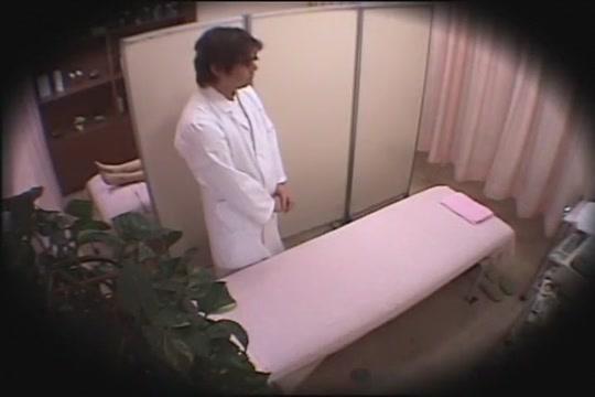 Horny Japanese chick in Amazing Massage, Voyeur JAV scene - 1