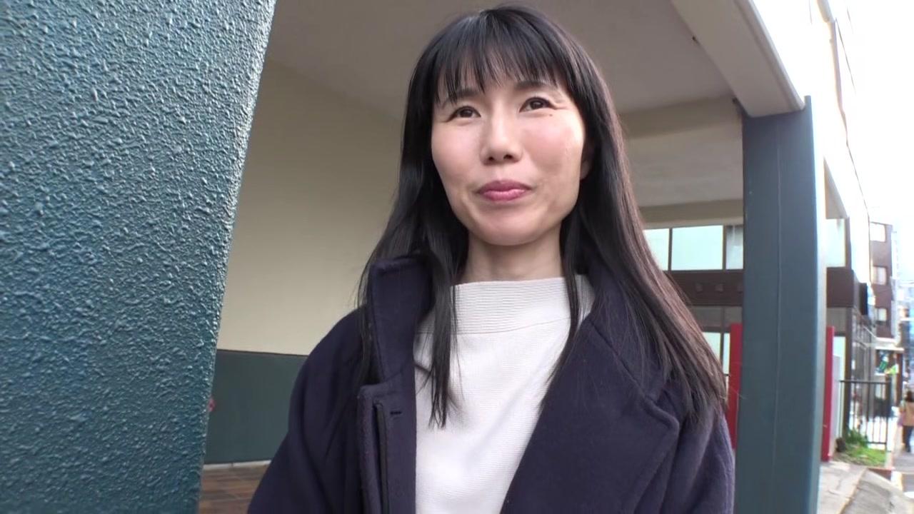 五十路で萌えボイスのかほるさん（50）が感じる禁断浮気SEXｗ - 1