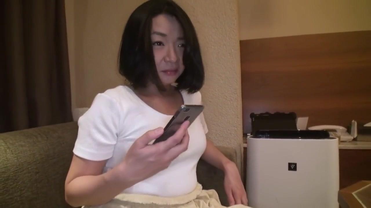 Nagisa Fujiwara - 423 Saddle A Married Woman While Making Her Husband Call A Bristle Pregnant Woman Who Likes Cocks - 2