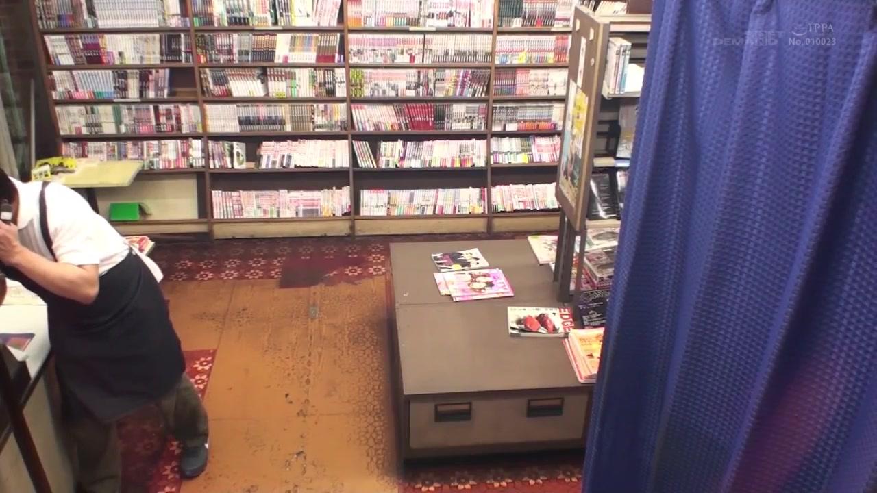 B2D1603- JK ***d at a bookstore - 1