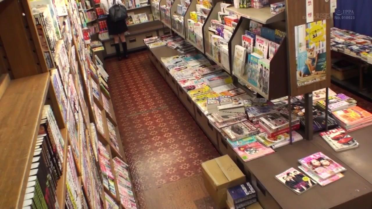 B2D1603- JK ***d at a bookstore - 2